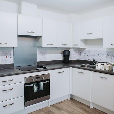 Deluxe 2 Bed Flat In Patchway Near Aztec West And Cribbs Causeway Bristol Daire Dış mekan fotoğraf