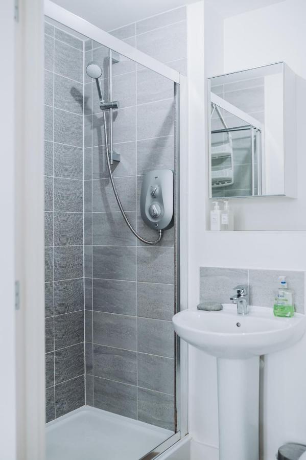 Deluxe 2 Bed Flat In Patchway Near Aztec West And Cribbs Causeway Bristol Daire Dış mekan fotoğraf