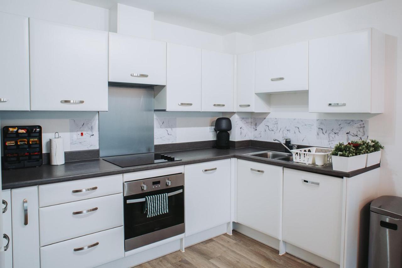 Deluxe 2 Bed Flat In Patchway Near Aztec West And Cribbs Causeway Bristol Daire Dış mekan fotoğraf