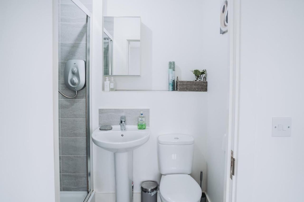 Deluxe 2 Bed Flat In Patchway Near Aztec West And Cribbs Causeway Bristol Daire Dış mekan fotoğraf